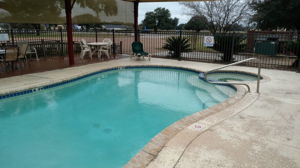 Executive Inn & Suites Cuero Esterno foto